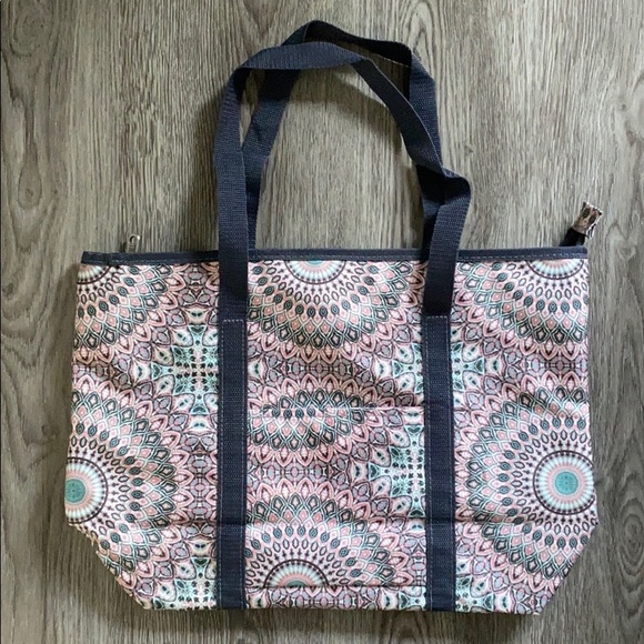 Tote - Picture 2 of 5